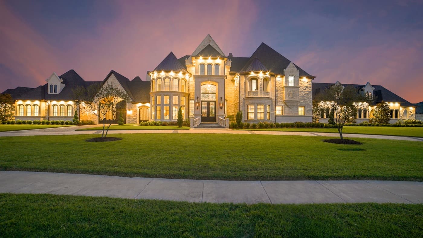 Houston's $1M+ Home Sales Are Up 17% in 2026: Why Luxury Listings Now Live or Die on Video